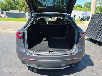 2023 Tesla Model Y Standard Range - miniatura 14