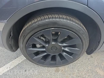 2023 Tesla Model Y Standard Range - miniatura 10