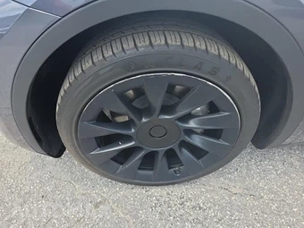 2023 Tesla Model Y Standard Range - miniatura 8
