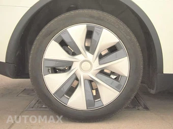 2023 Tesla Model Y Standard Range - miniatura 11