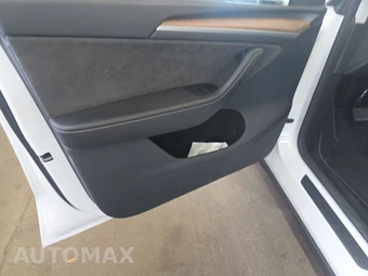 2023 Tesla Model Y Standard Range - miniatura 15