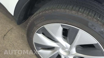 2023 Tesla Model Y Standard Range - miniatura 30