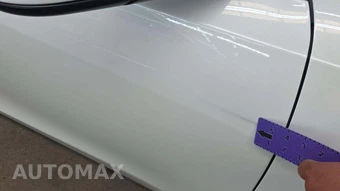 2023 Tesla Model Y Standard Range - miniatura 33