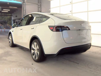 2023 Tesla Model Y Standard Range - miniatura 8