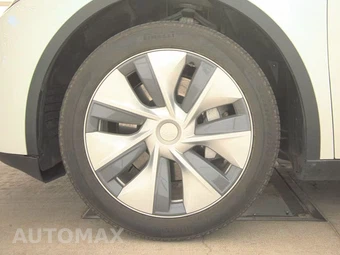 2023 Tesla Model Y Standard Range - miniatura 9