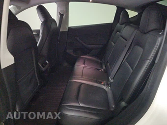 2023 Tesla Model Y Standard Range - miniatura 13