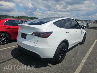 2023 Tesla Model Y Standard Range - miniatura 4
