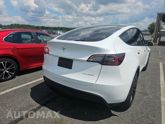 2023 Tesla Model Y Standard Range - miniatura 5