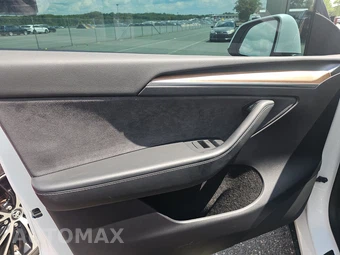 2023 Tesla Model Y Standard Range - miniatura 9