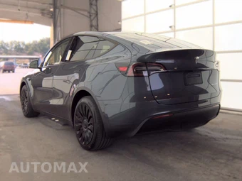 2023 Tesla Model Y Standard Range - miniatura 8