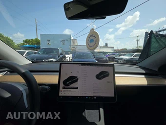 2023 Tesla Model Y Standard Range - miniatura 10