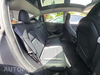 2023 Tesla Model Y Standard Range - miniatura 16