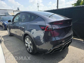 2023 Tesla Model Y Standard Range - miniatura 2