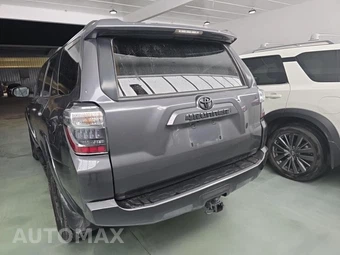 2023 Toyota 4Runner SR5 – miniatura 5