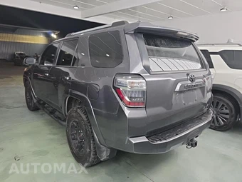 2023 Toyota 4Runner SR5 – miniatura 6