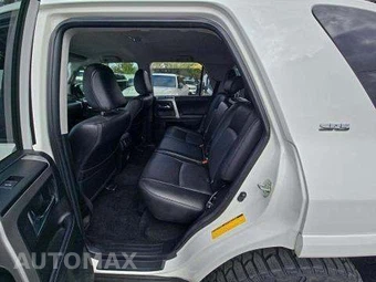 2023 Toyota 4Runner SR5 – miniatura 13