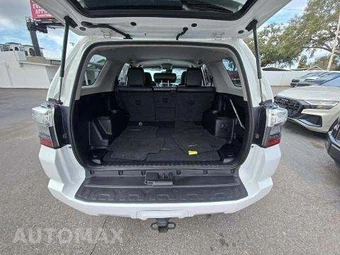 2023 Toyota 4Runner SR5 – miniatura 14