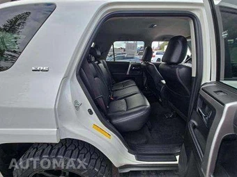 2023 Toyota 4Runner SR5 – miniatura 16