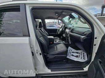 2023 Toyota 4Runner SR5 – miniatura 18