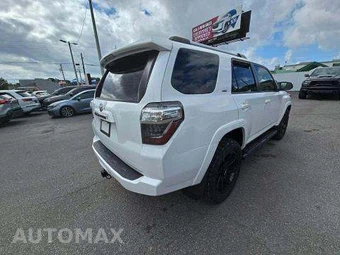 2023 Toyota 4Runner SR5 – miniatura 3