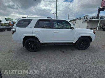 2023 Toyota 4Runner SR5 – miniatura 4
