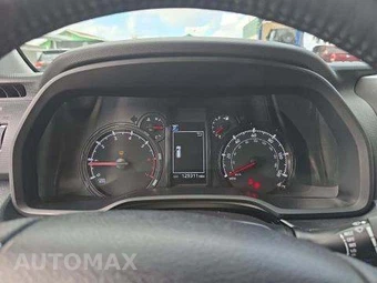 2023 Toyota 4Runner SR5 – miniatura 9