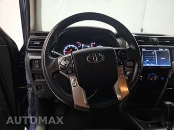 2023 Toyota 4Runner SR5 – miniatura 10