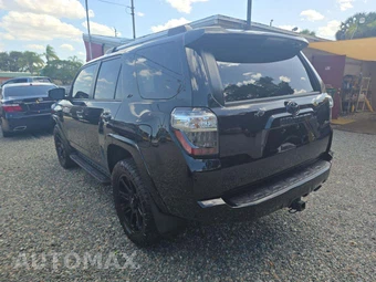 2023 Toyota 4Runner SR5 - miniatura 2