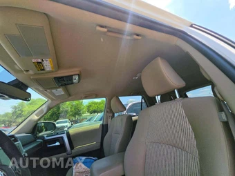 2023 Toyota 4Runner SR5 – miniatura 10
