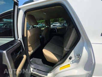 2023 Toyota 4Runner SR5 – miniatura 12