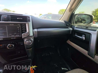 2023 Toyota 4Runner SR5 – miniatura 18