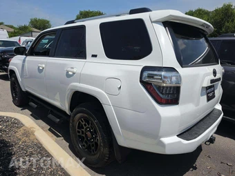 2023 Toyota 4Runner SR5 – miniatura 2