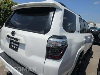 2023 Toyota 4Runner SR5 – miniatura 3
