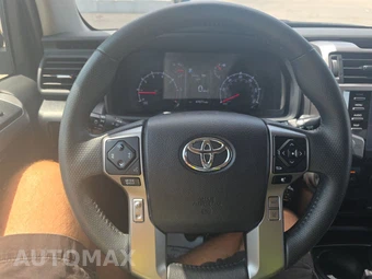 2023 Toyota 4Runner SR5 - miniatura 10