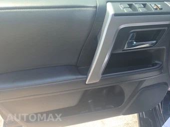 2023 Toyota 4Runner SR5 - miniatura 9
