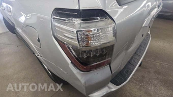 2023 Toyota 4Runner SR5 - miniatura 31