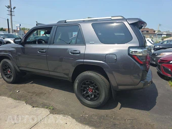 2023 Toyota 4Runner SR5 - miniatura 2