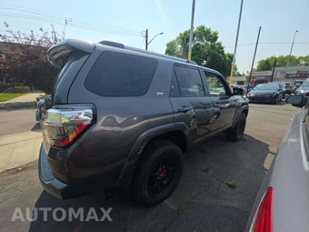 2023 Toyota 4Runner SR5 - miniatura 3
