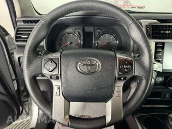 2023 Toyota 4Runner SR5 - miniatura 13