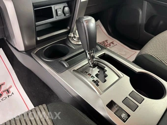 2023 Toyota 4Runner SR5 - miniatura 23