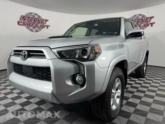 2023 Toyota 4Runner SR5 - miniatura 3