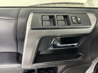 2023 Toyota 4Runner SR5 - miniatura 39