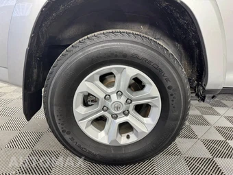 2023 Toyota 4Runner SR5 - miniatura 43