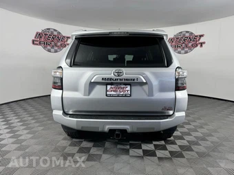 2023 Toyota 4Runner SR5 - miniatura 6