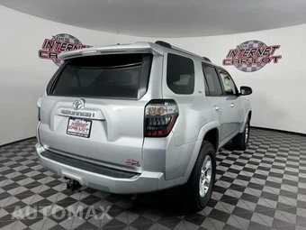 2023 Toyota 4Runner SR5 - miniatura 7