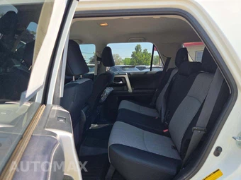2023 Toyota 4Runner SR5 - miniatura 10