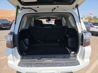 2023 Toyota 4Runner SR5 - miniatura 11