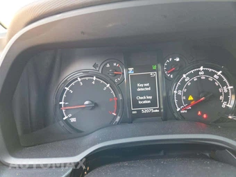 2023 Toyota 4Runner SR5 - miniatura 6