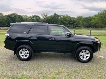 2023 Toyota 4Runner SR5 Premium - miniatura 4