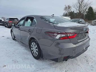 2023 Toyota Camry Hybrid LE - miniatura 2